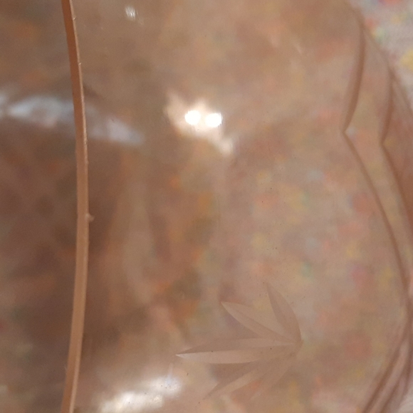 Gorgeous light peach etched glass candy dish 7 inches - Picture 8 of 9